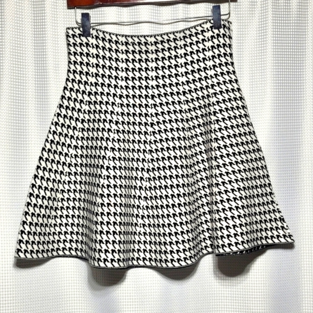 Mari Houndstooth Skater Skirt Black & White Knit 10 Panel Flare Mini Skirt (LP)